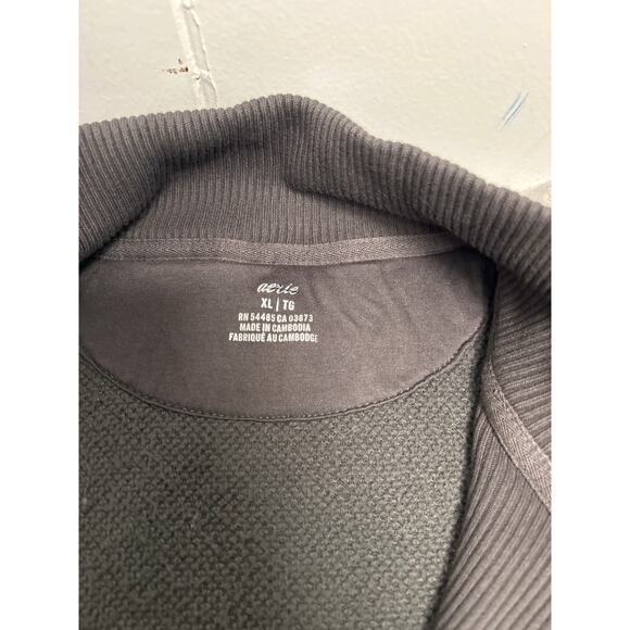 Aerie Dark Gray Sherpa style women’s size extra large quarter zip pullover. - Picture 5 of 6